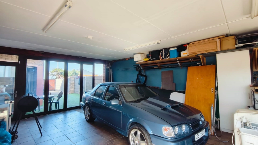 7 Bedroom Property for Sale in Bayview Western Cape